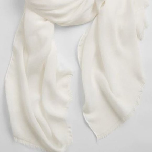 GAP Knit Scarf, White, 36" x 75" Rectangular, Viscose Rayon Blend - Picture 4 of 4